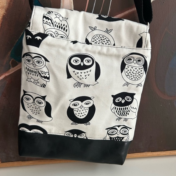 Y2K Owl Pattern Crossbody Bag - Black and White 10.5"x8.5" - Picture 9 of 16